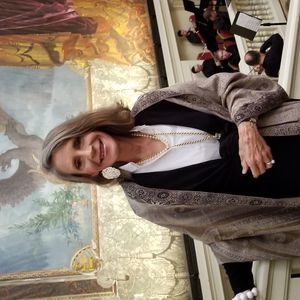 Meet your Posher, Debbie